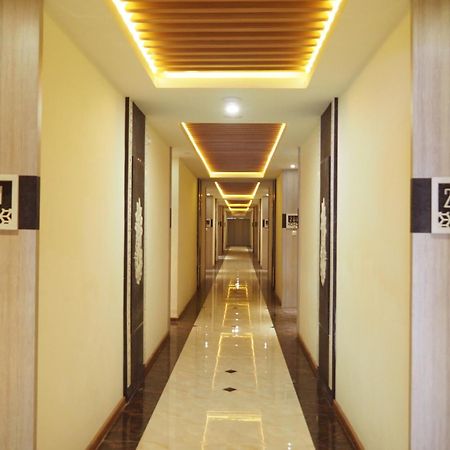 Luminor Hotel Banyuwangi By Wh Esterno foto