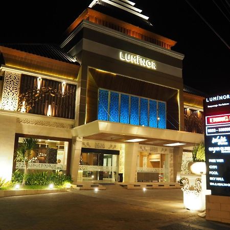 Luminor Hotel Banyuwangi By Wh Esterno foto
