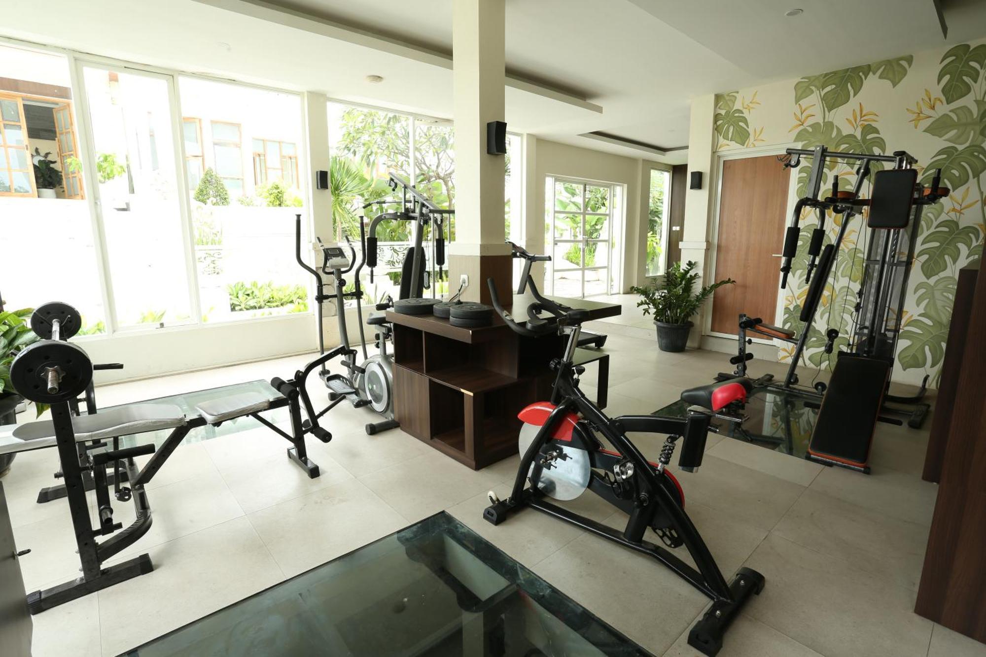 Luminor Hotel Banyuwangi By Wh Esterno foto