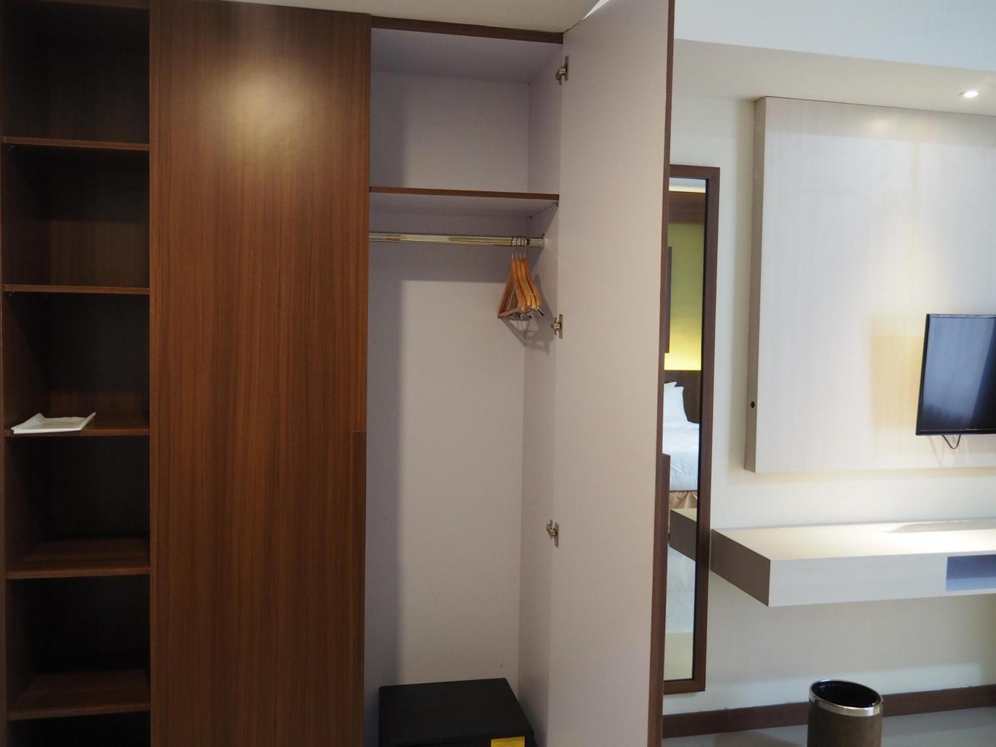 Luminor Hotel Banyuwangi By Wh Esterno foto