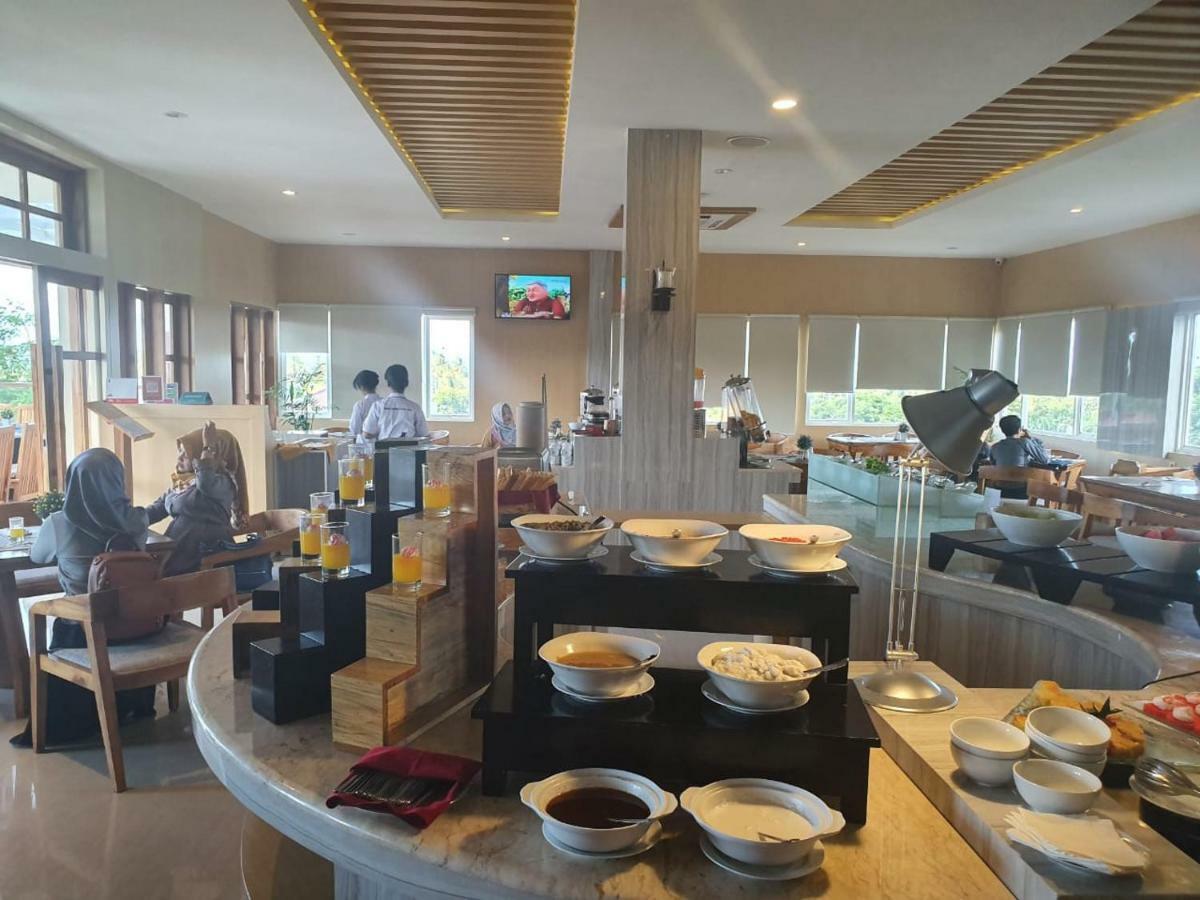 Luminor Hotel Banyuwangi By Wh Esterno foto