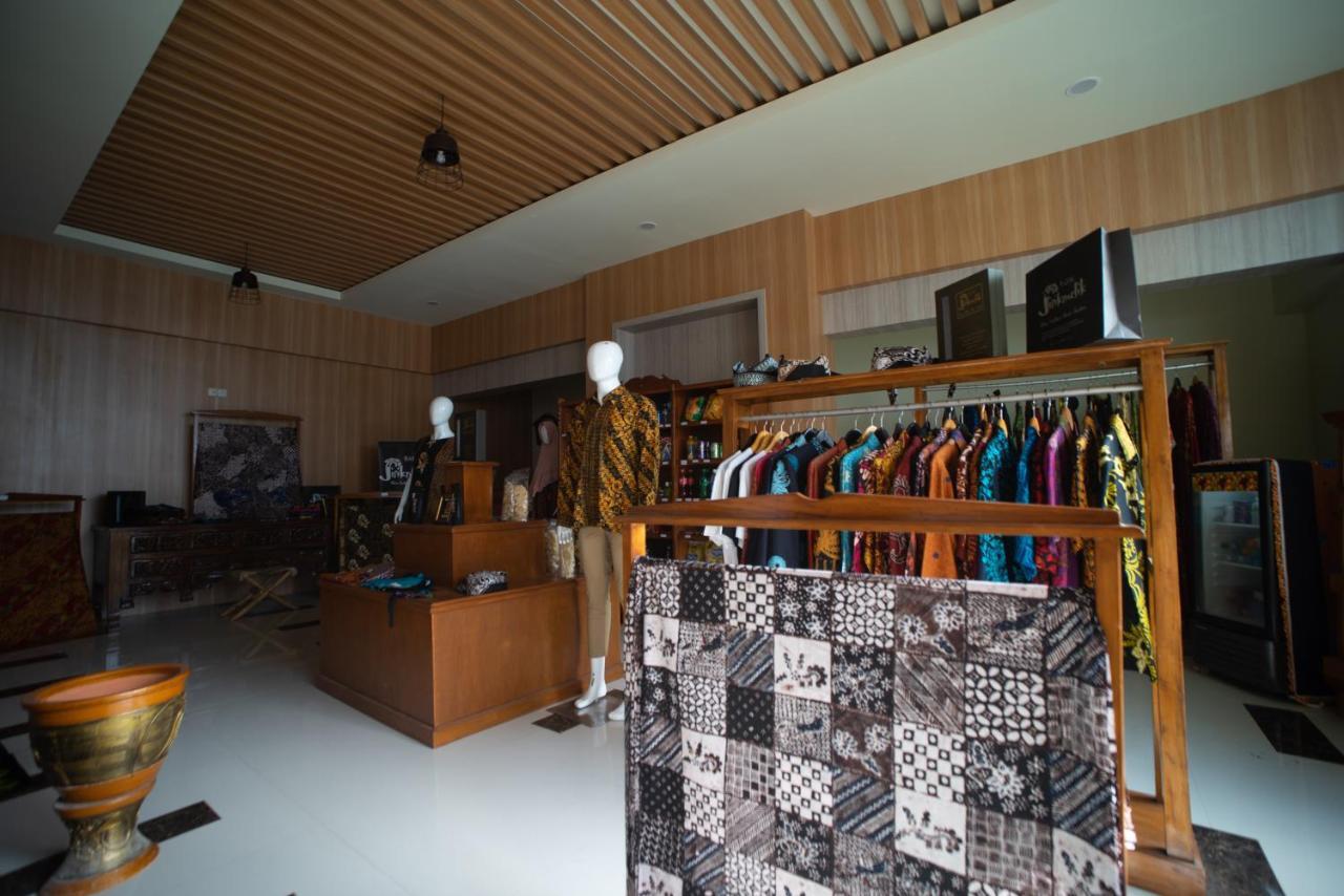 Luminor Hotel Banyuwangi By Wh Esterno foto