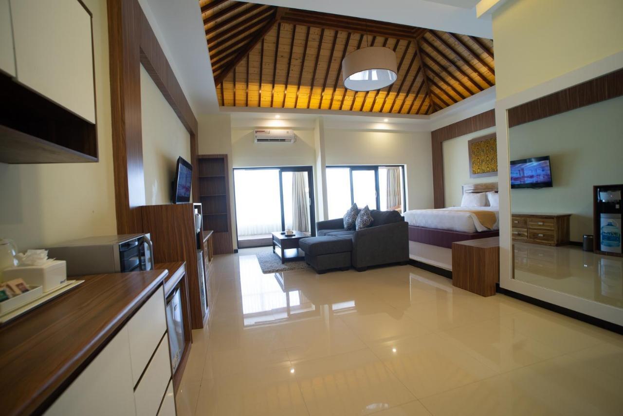 Luminor Hotel Banyuwangi By Wh Esterno foto