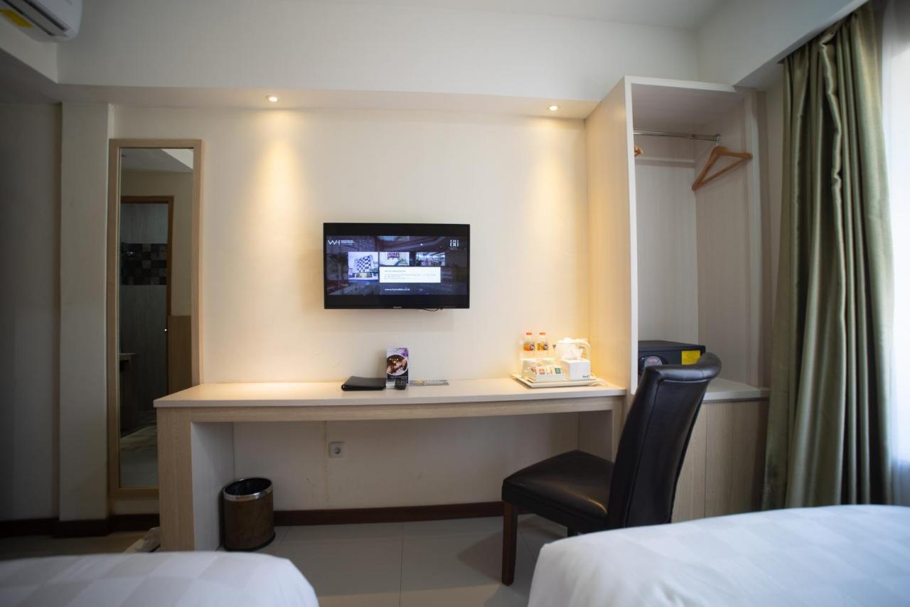 Luminor Hotel Banyuwangi By Wh Esterno foto