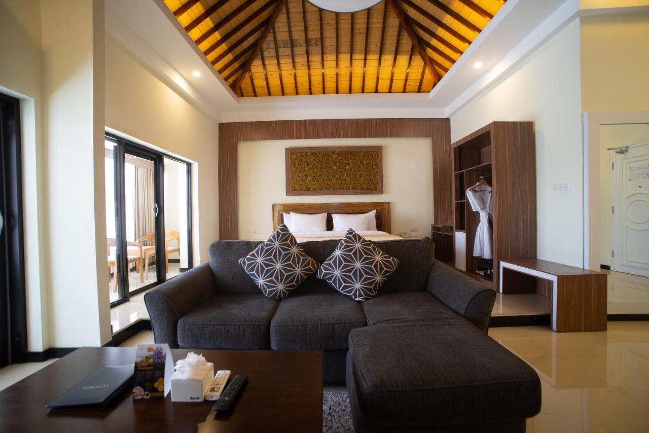 Luminor Hotel Banyuwangi By Wh Esterno foto