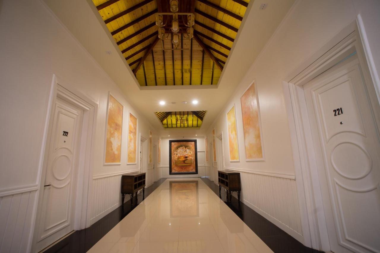 Luminor Hotel Banyuwangi By Wh Esterno foto