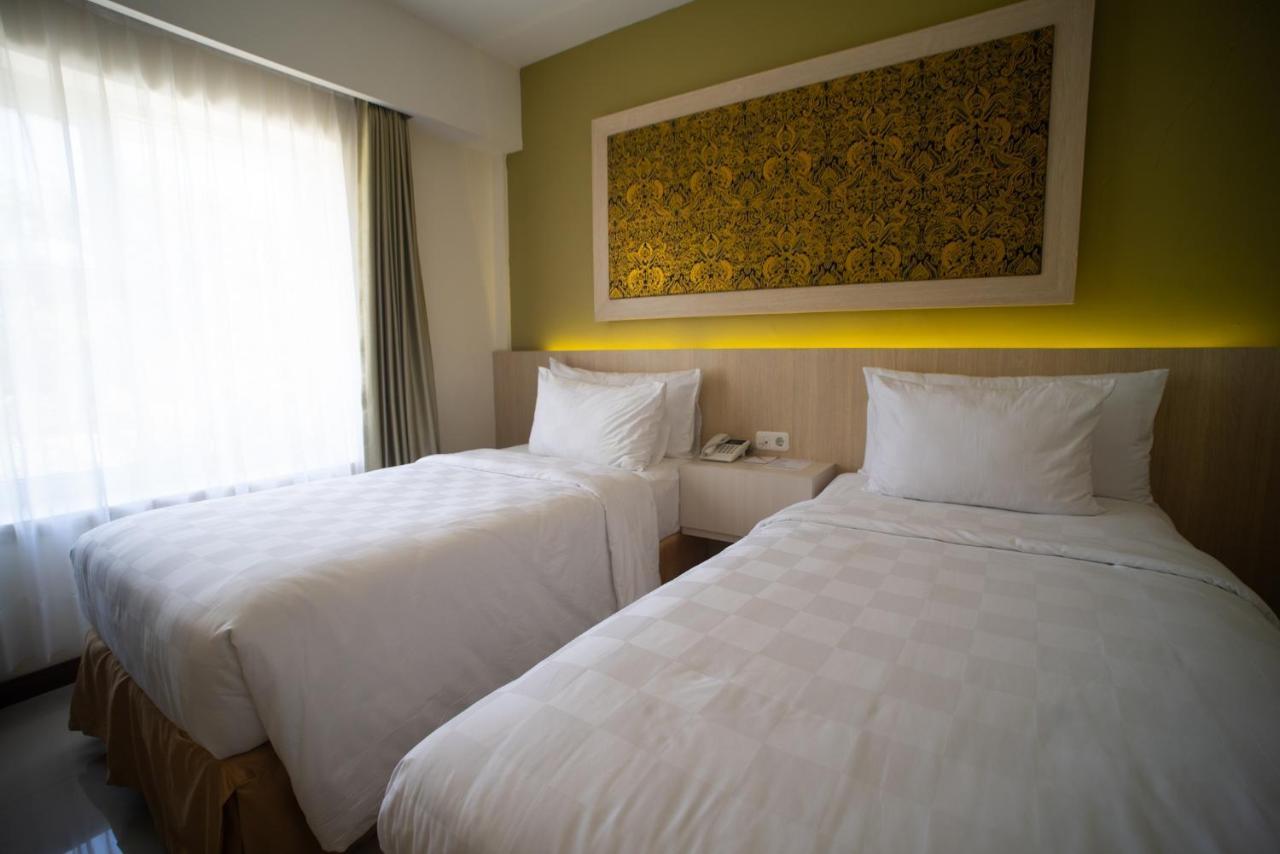 Luminor Hotel Banyuwangi By Wh Esterno foto