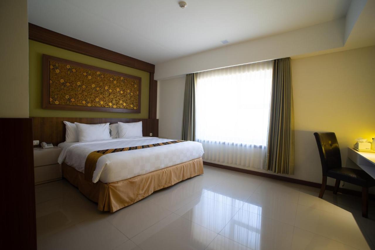 Luminor Hotel Banyuwangi By Wh Esterno foto