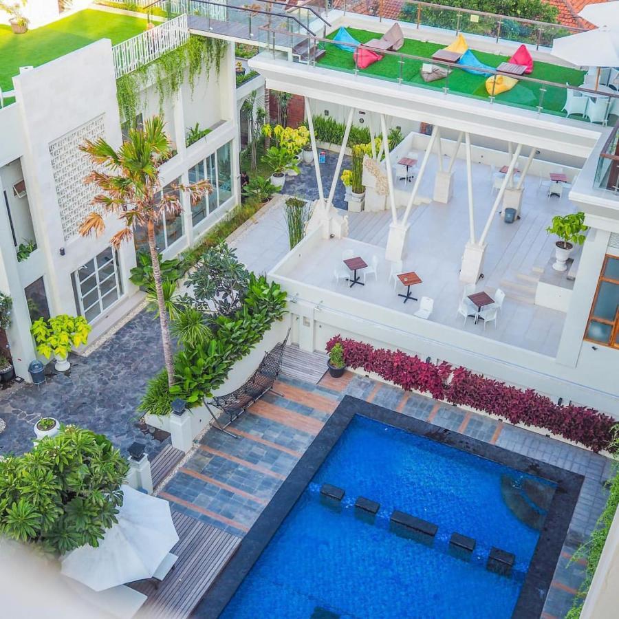 Luminor Hotel Banyuwangi By Wh Esterno foto